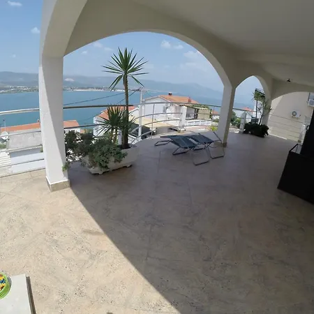 Palace View Apartman *