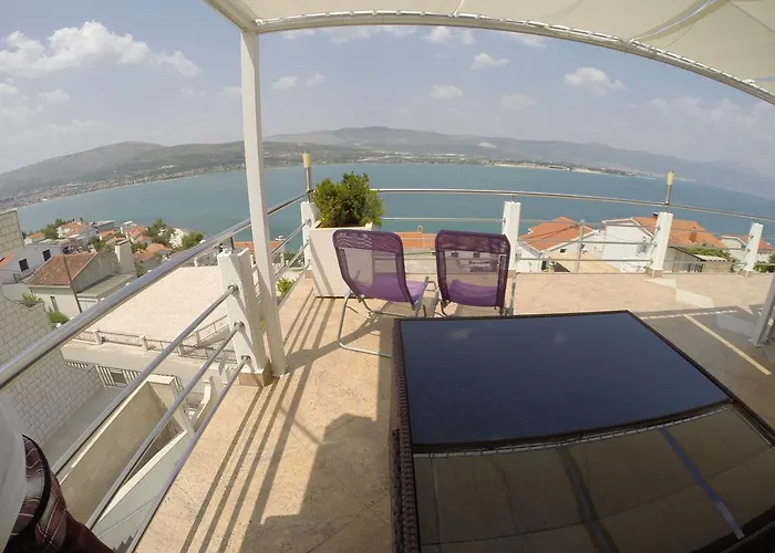 Palace View Apartman *