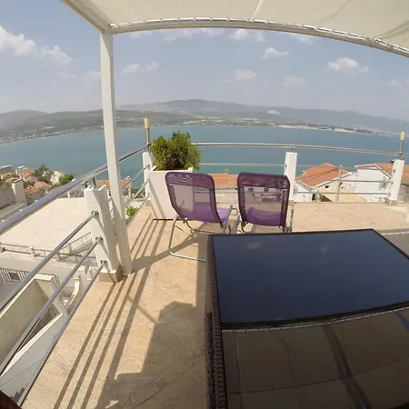 Palace View Apartman *